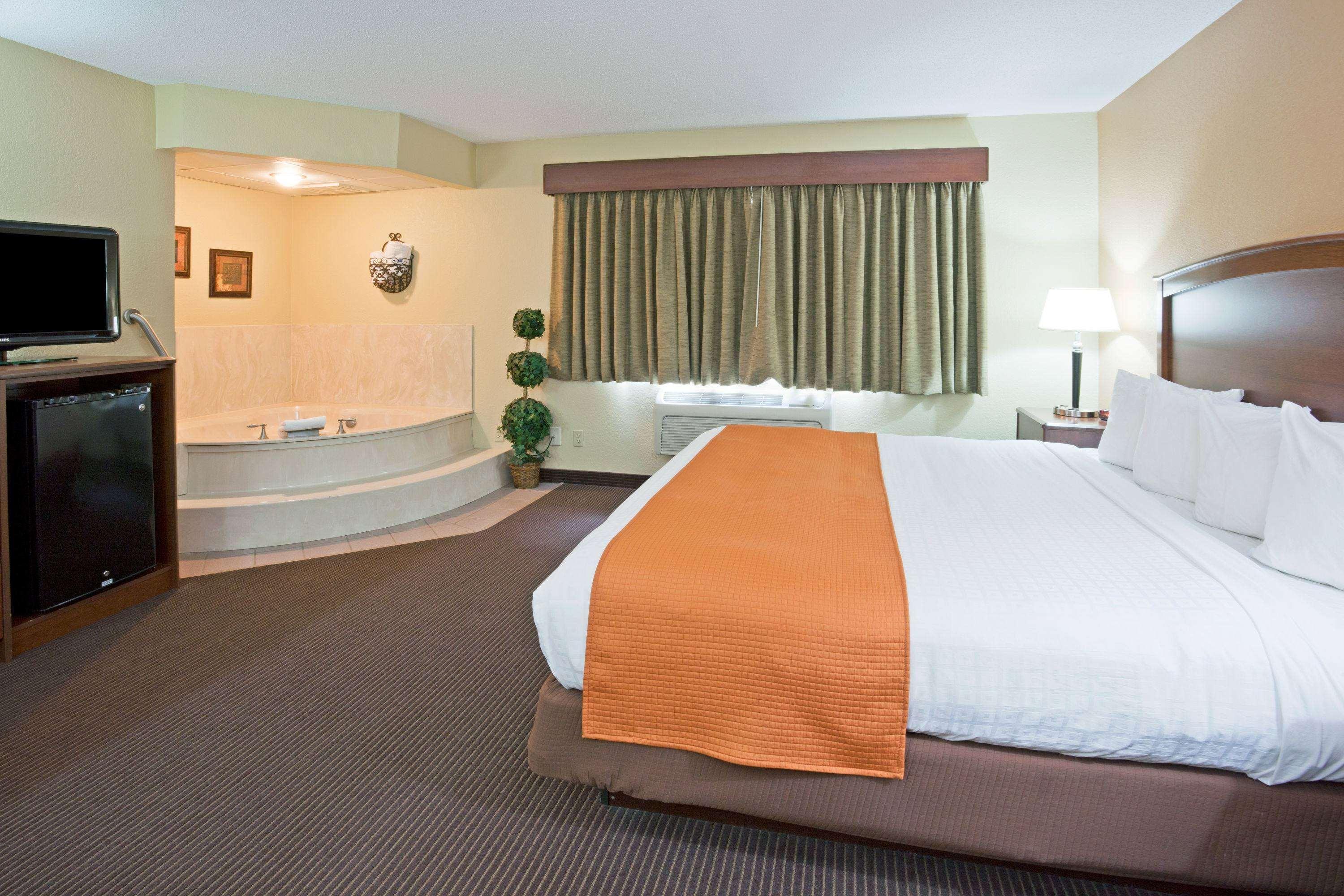Americinn By Wyndham Fargo West Acres Buitenkant foto